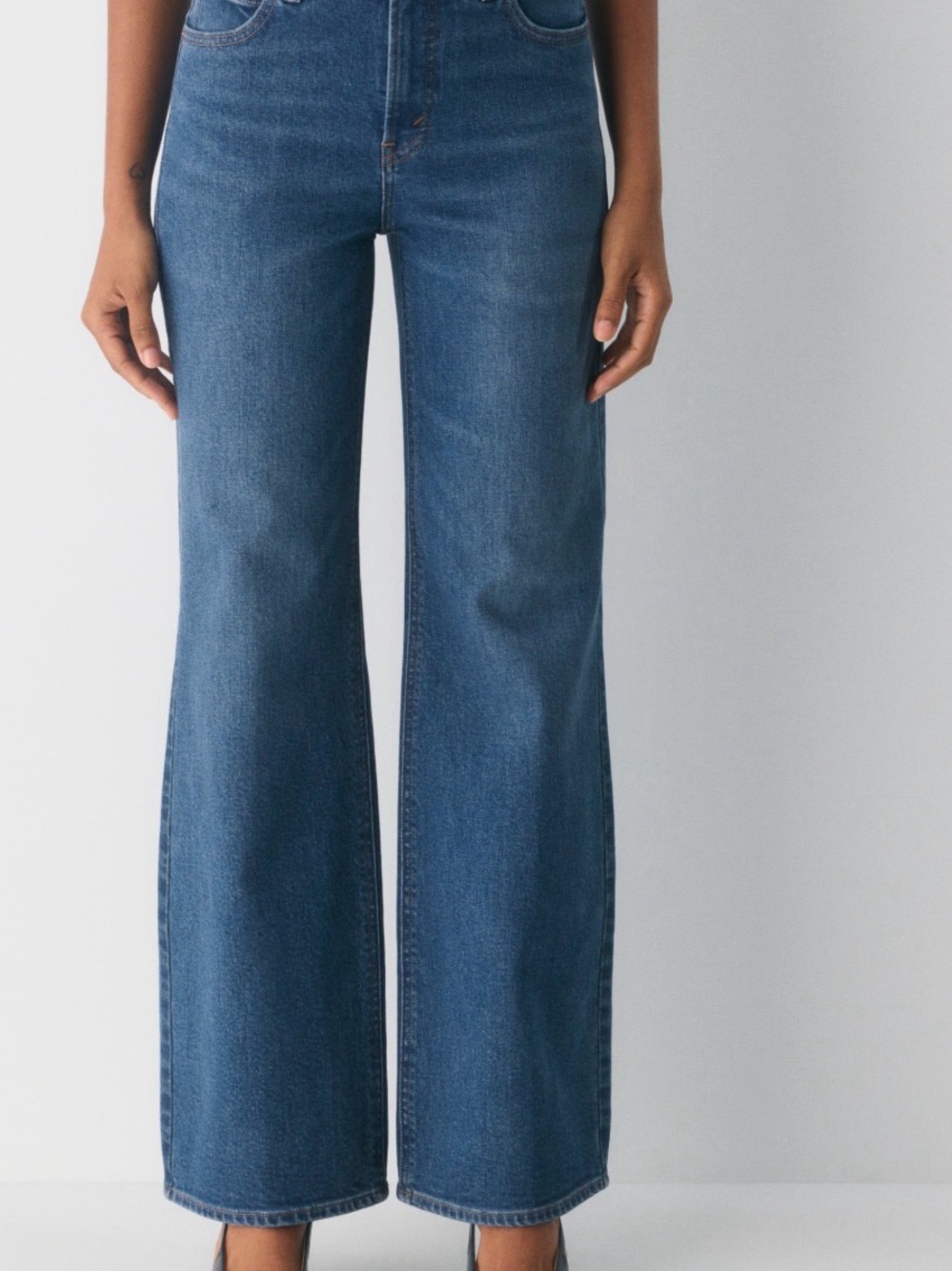 Aritzia 90’s snatched high rise jeans